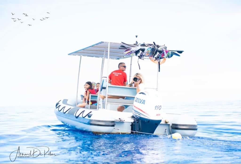 semi-rigide sur la mer à la Réunion